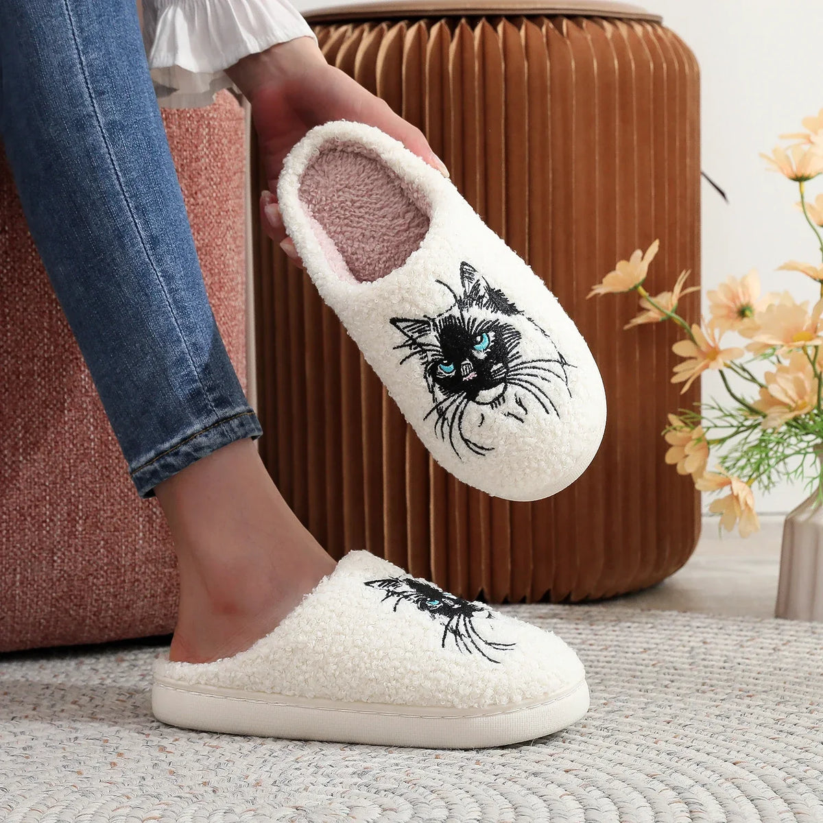 Sapphire Eyes Cat Slippers – Always Warm, Cosy Feet